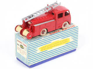 Lot 289 - DINKY TOYS (FRANCE) (1)