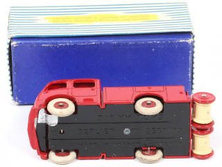 Lot 289 - DINKY TOYS (FRANCE) (1)