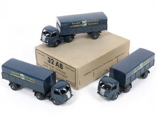 Lot 293 - DINKY TOYS (FRANCE) (1)