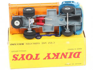 Lot 286 - DINKY TOYS (FRANCE) (1)