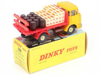 Lot 287 - DINKY TOYS (FRANCE) (1)