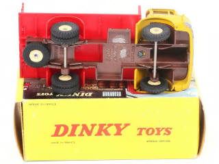 Lot 287 - DINKY TOYS (FRANCE) (1)