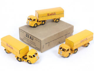 Lot 294 - DINKY TOYS (FRANCE) (1)