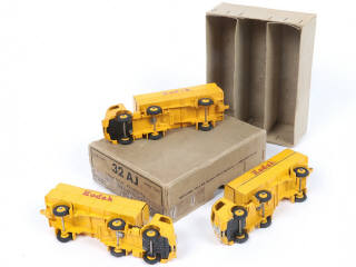 Lot 294 - DINKY TOYS (FRANCE) (1)