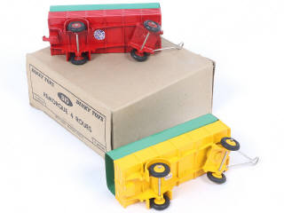 Lot 299 - DINKY TOYS (FRANCE) (2)