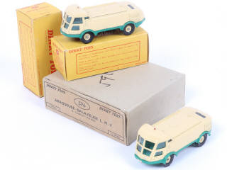 Lot 298 - DINKY TOYS (FRANCE) (1)