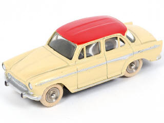 Lot 251 - DINKY TOYS (FRANCE) (1)
