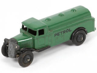 Lot 222 - DINKY TOYS (GB) (1)