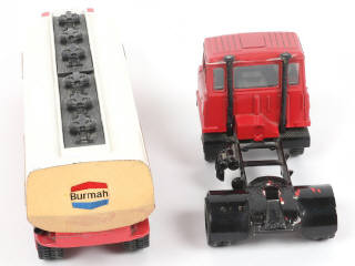 Lot 235 - DINKY TOYS (GB) (2)