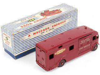 Lot 229 - DINKY TOYS (GB) (1)