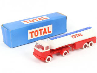 Lot 81 - BOURBON (FRANCE) (1)