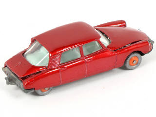 Lot 70 - MAJORETTE (FRANCE) (1)