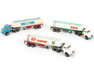 Lot 75 - MAJORETTE (FRANCE) (3)