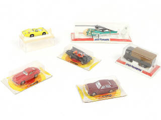 Lot 108 - DIVERS (6)