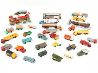Lot 326 - DIVERS (30)