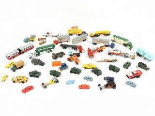 Lot 299 - DIVERS (45)