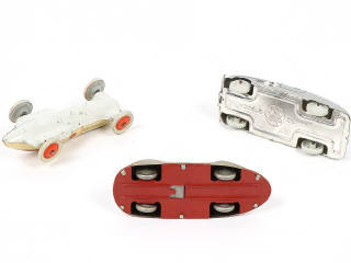 Lot 105 - DIVERS (3)
