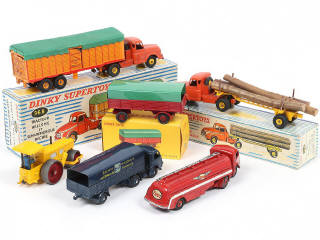 Lot 268 - DINKY TOYS (FRANCE) (6)