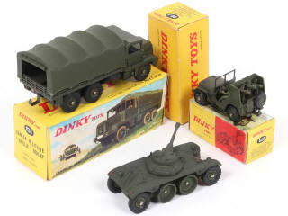 Lot 277 - DINKY TOYS (FRANCE) (3)
