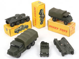 Lot 286 - DINKY TOYS (FRANCE) (5)