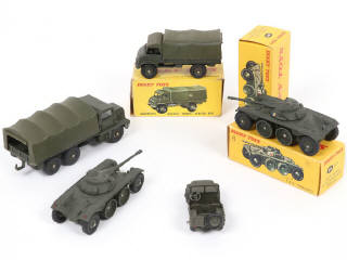 Lot 284 - DINKY TOYS (FRANCE) (5)