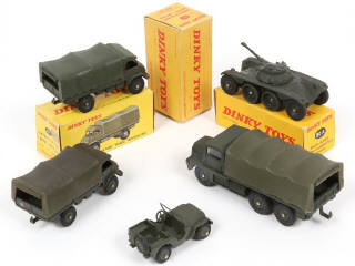 Lot 283 - DINKY TOYS (FRANCE) (5)