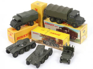 Lot 281 - DINKY TOYS (FRANCE) (5)