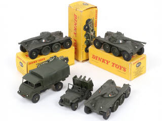 Lot 285 - DINKY TOYS (FRANCE) (5)