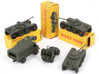 Lot 285 - DINKY TOYS (FRANCE) (5)