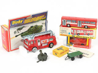Lot 238 - DINKY TOYS (GB) (5)