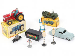 Lot 240 - DINKY TOYS (GB) (10)
