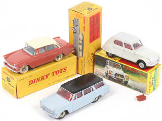 Lot 262 - DINKY TOYS (FRANCE) (3)
