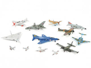 Lot 244 - DINKY TOYS (GB) (13)