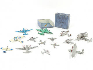 Lot 245 - DINKY TOYS (GB) (15)