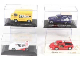 Lot 297 - DIVERS (12)