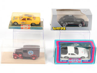 Lot 318 - DIVERS (12)