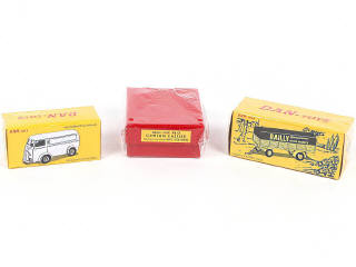 Lot 268 - DIVERS (5)