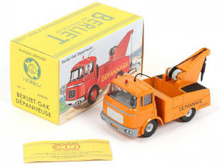 Lot 268 - DIVERS (5)