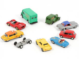 Lot 270 - DIVERS (9)