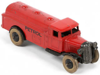 Lot 243 - DINKY TOYS (GB) (1)