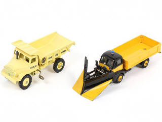 Lot 260 - DINKY TOYS (GB) (2)