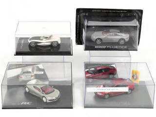 Lot 301 - DIVERS (16)