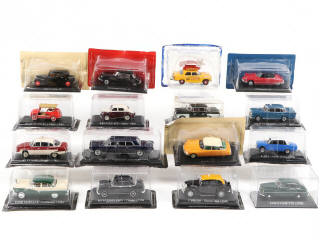 Lot 303 - DIVERS (16)