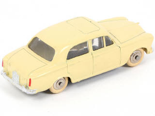 Lot 219 - DINKY TOYS (FRANCE) (1)