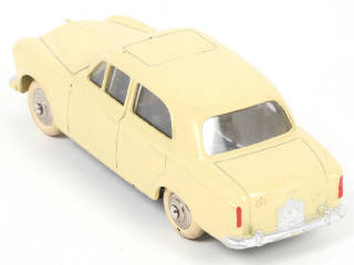 Lot 219 - DINKY TOYS (FRANCE) (1)
