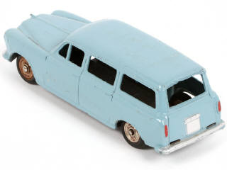 Lot 229 - DINKY TOYS (FRANCE) (1)
