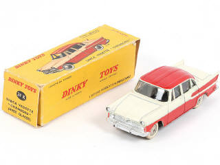 Lot 220 - DINKY TOYS (FRANCE) (1)