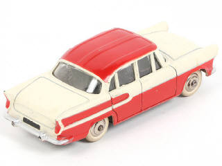 Lot 220 - DINKY TOYS (FRANCE) (1)
