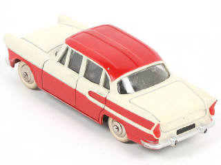 Lot 220 - DINKY TOYS (FRANCE) (1)