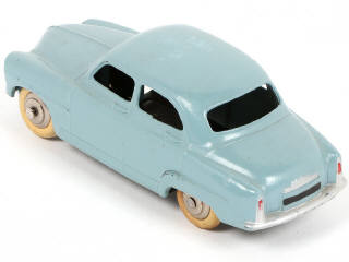 Lot 221 - DINKY TOYS (FRANCE) (1)